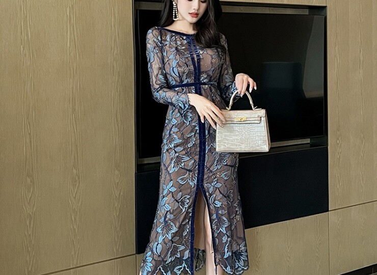 総レースブルーフラワードレス