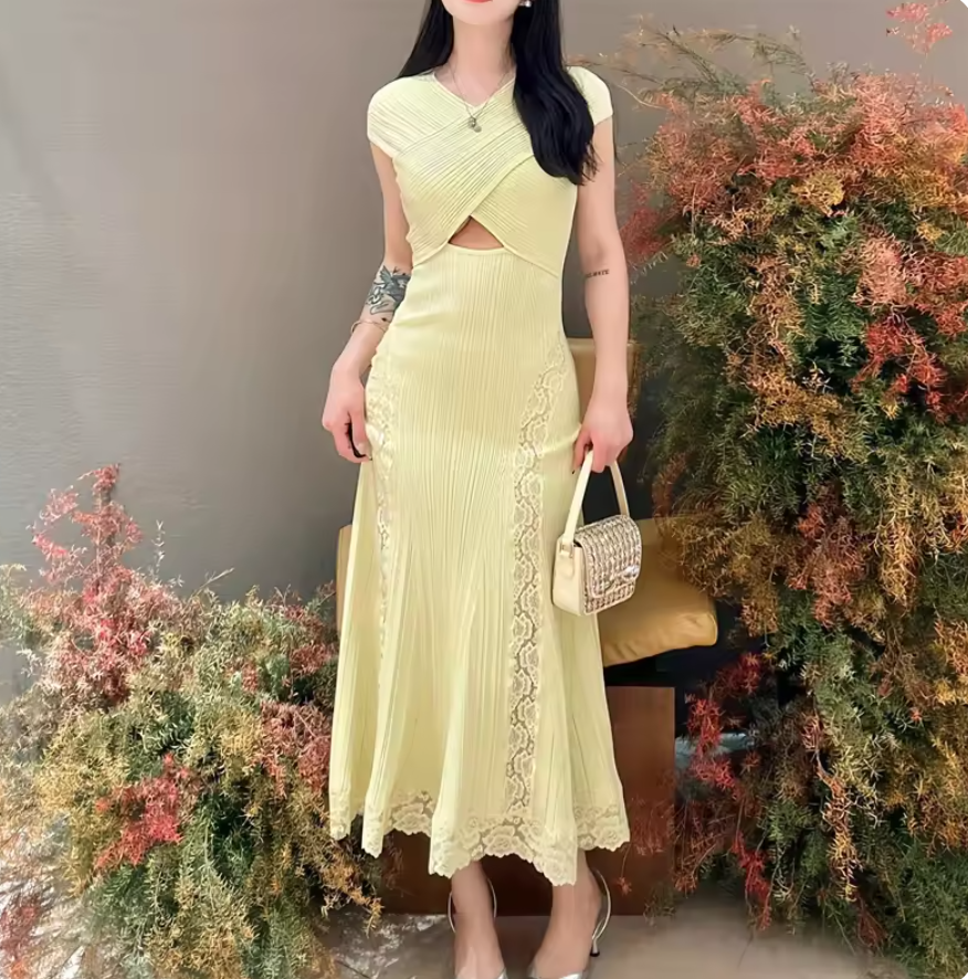 ライトイエローフロントクロスワンピース